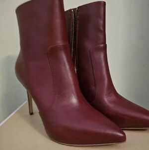 Brand New, Never Worn Elegant Burgundy Ankle Boots
